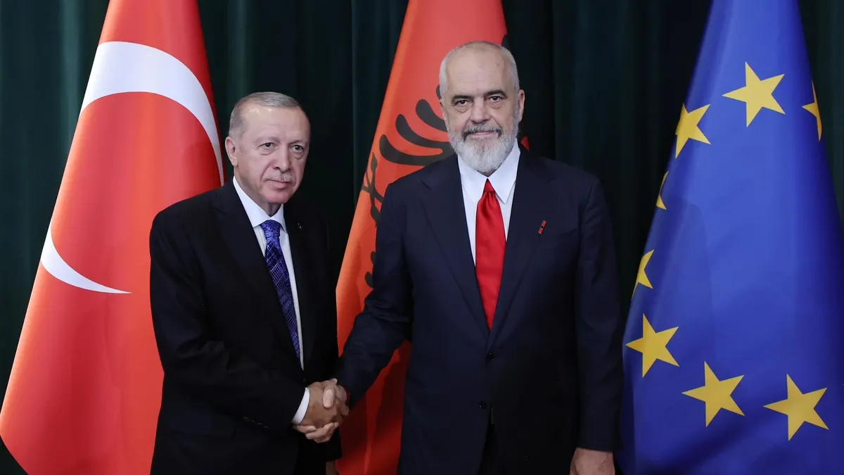 Arnavutluk Başbakanı Rama'dan Başkan Erdoğan'a doğum günü telefonu!