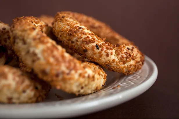 kandil-simidi-nasil-yapilir-berat-kandiline-ozel-evde-yapilabilecek-mahlepli-ve-mahlepsiz-kandil-simidi-tarifi-1647504605713.jpg Kandil simidi nasıl yapılır? Berat Kandili'ne özel evde yapılabilecek mahlepli ve mahlepsiz kandil simidi tarifi