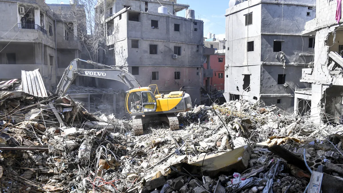 Lübnan'da sivil katliam! Şehir enkaz yığını: İsrail evleri havaya uçurdu