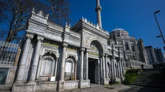 Osmanlı’dan Batı’ya uzanan mimari köprü: Pertevniyal Valide Sultan Camisi