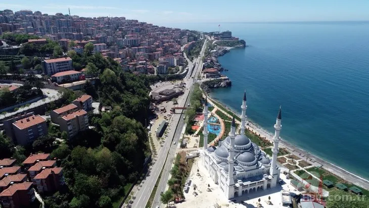 Açılışını Başkan Erdoğan yapacak: Zonguldak’ın en büyük camisi! Dikkat çeken ’Ya Allah’ yazısı
