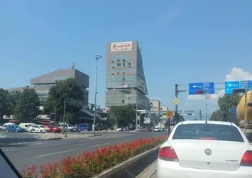 Üsküp'te FETÖ’nün o tabelası indirildi