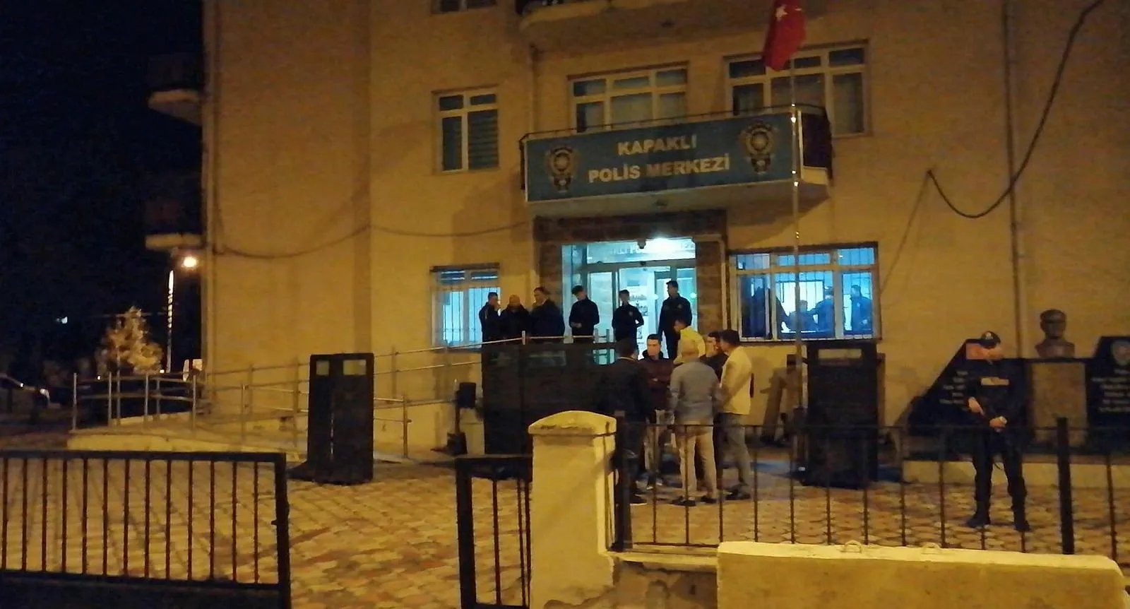 Tekirdag Da Polis Memuruna Bicakli Saldiri