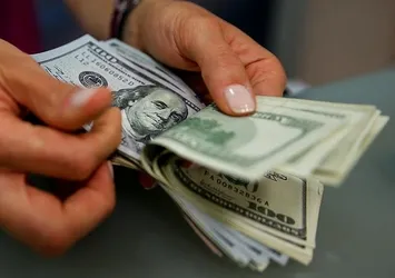 Dolar/TL haftaya düşüşle başladı