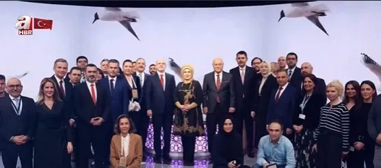 Turkuvaz Medya Emine Erdoğan’ı ağırladı! Sürdürülebilir Yüzyıl Zirvesi öncesi Kenan İmirzalıoğlu ile gülümseten futbol diyaloğu