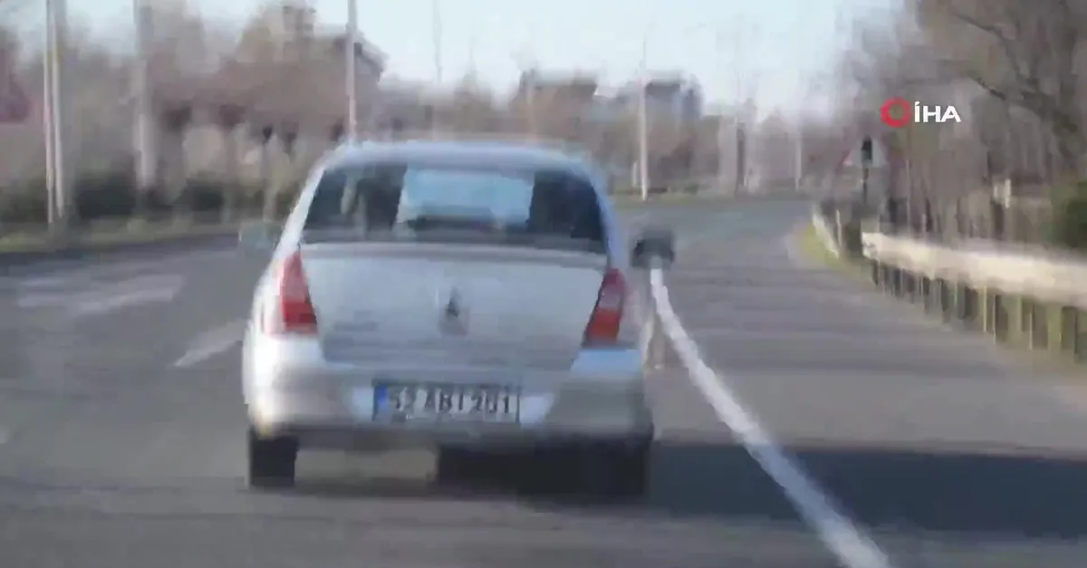 Ordu'da hayrete düşüren olay! Seyir halindeki otomobilin arkasındaki yazı şaşkına çevirdi