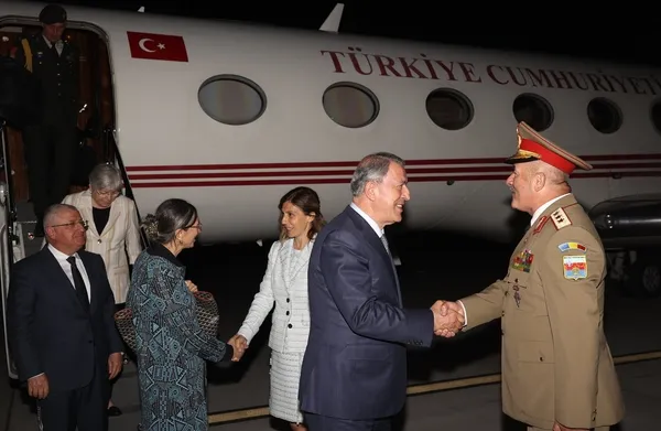 Milli Savunma Bakanı Hulusi Akar Romanya Cumhurbaşkanı Iohannis ile görüştü - 2