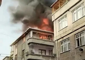 İstanbul'da yangın paniği! Çatı katı alevler içinde kaldı