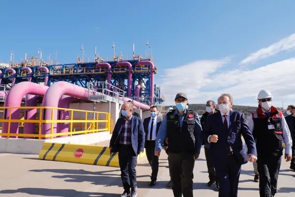 Son dakika: Enerji ve Tabii Kaynaklar Bakanı Fatih Dönmez’den İzmir için elektrik ve gaz açıklaması