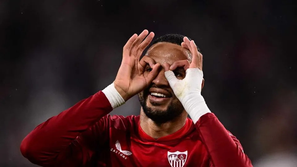 Fenerbahçe yeni golcüsüne kavuştu! Youssef En-Nesyri İstanbul’a geldi...