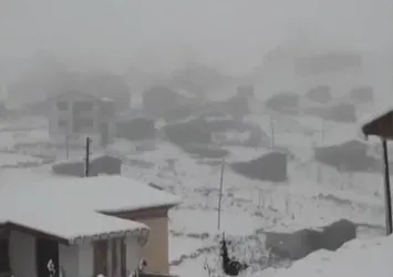 Rize’de yüksek kesimlere kar yağdı