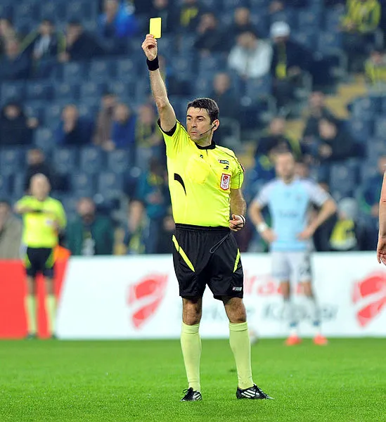 Hakan Ceylan kimdir, kaç yaşında? Hakan Ceylan hangi takımlı, yönettiği maçlar neler?