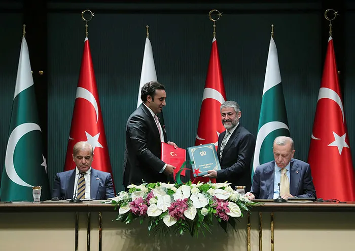 son-dakika-baskan-erdogan-ile-pakistan-basbakani-seriften-flas-aciklamalar-7-anlasma-imzalandi-1654103051104.jpg SON DAKİKA: Başkan Erdoğan ile Pakistan Başbakanı Şerif’ten flaş açıklamalar! 7 anlaşma imzalandı - 6