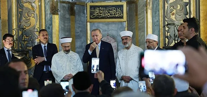 Başkan Erdoğan’dan Ayasofya’da dua: Bir ve beraber olacağız! | Hırka-i Şerif’i de ziyaret etti
