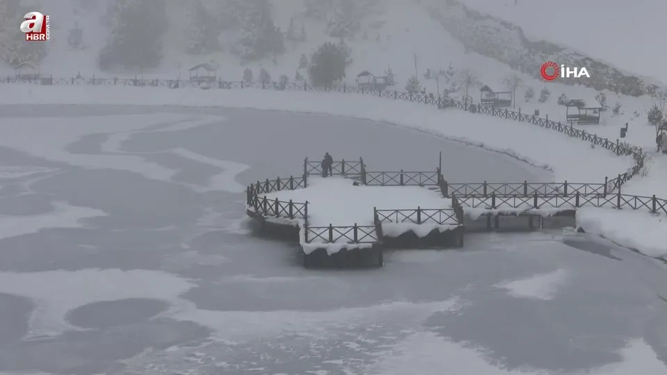 Erzincan’da soğuktan göller buz tuttu