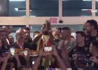 Osimhen Galatasaray için İstanbul’da! İşte ilk üçlü