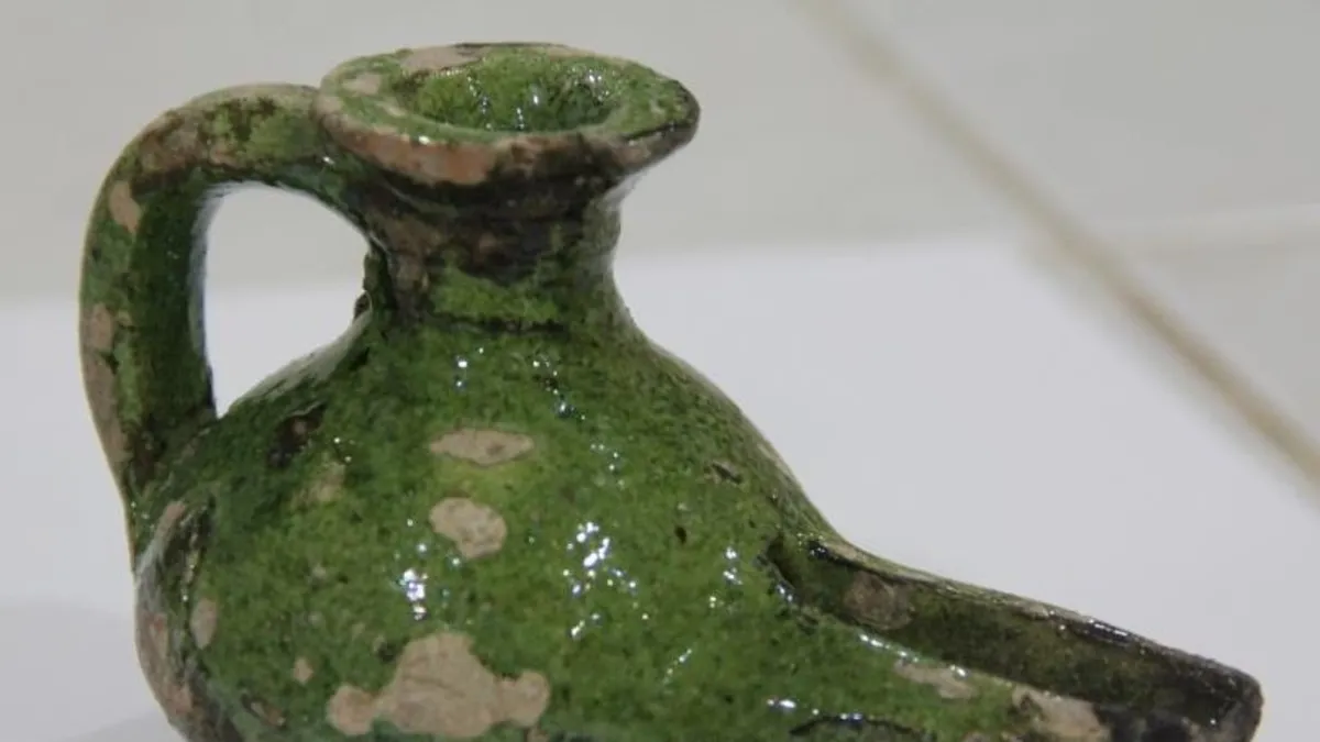 Kalehisarda 800 yıllık kandil bulundu