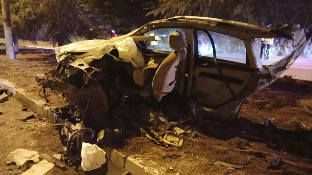 Balıkesir'de refüje çarpan otomobilin sürücüsü öldü