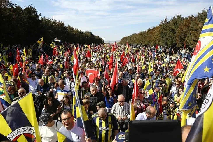 Fenerbahçeliler Anıtkabir’e yürüdü