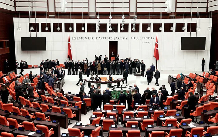Son dakika: Milli Eğitim ile Ulaştırma ve Altyapı bakanlıklarının 2022 yılı bütçeleri kabul edildi - 1