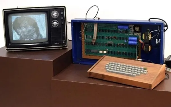 Apple’ın ilk bilgisayarı satışa çıktı!