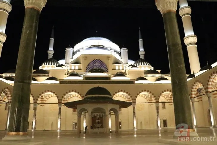 İhtişamıyla cezbetti: Büyük Çamlıca Camisi 3 yılda 25 milyon kişiyi ağırladı