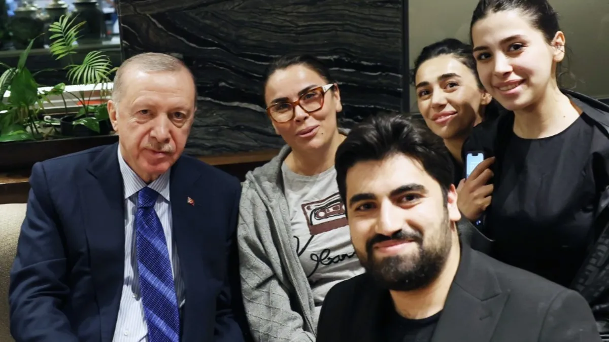 Kafede sohbet keyfi: Başkan Erdoğan vatandaşlarla bir araya geldi