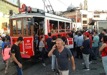 Taksim'de skandal olay! Özel Harekat Polisleri müdahale etti...
