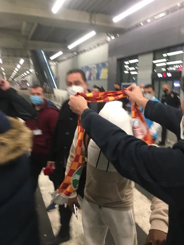1611372177388.jpg Henry Onyekuru İstanbul'a geldi! İşte ilk sözleri... - 5