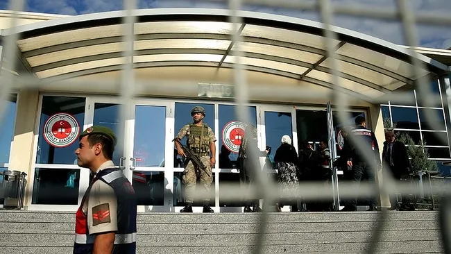 15 Temmuz'da Sabiha Gökçen Havalimanı'nı ele geçirmeye çalışan darbeci sanıklara hapis cezası - 3