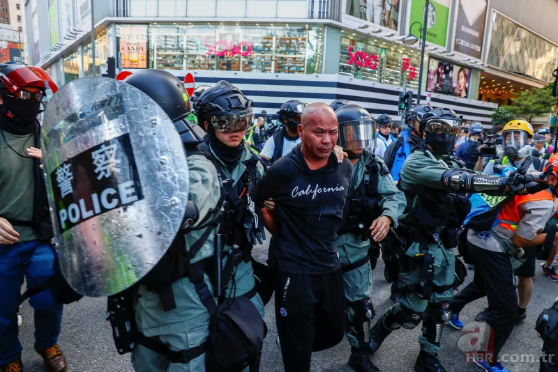 Hong Kong'da göstericiler haber ajansı ofisine saldırdı 23