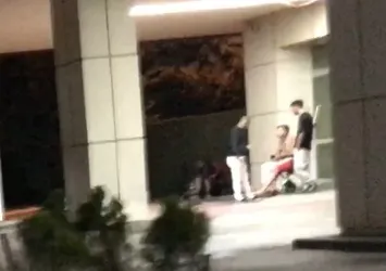 Gece kulübünde başlayan kavga sokağa taştı: 1 kişi bıçaklanarak yaralandı