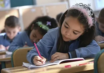 Eğitimde yeni müfredat hazırlığı! Slogan 'iyi insan yetiştirmek' olacak