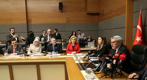 TikTok ekibi TBMM Dijital Mecralar Komisyonunda! AK Partili Hüseyin Yayman: Yaş filtresi muhakkak uygulanmalı