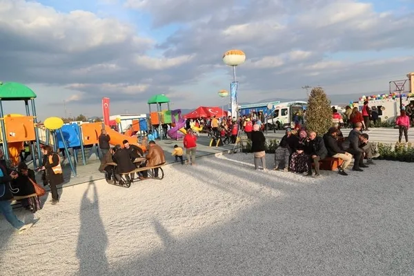 asrin-felaketinde-ilk-andan-beri-vatandaslarin-yaninda-kalyon-konteyner-kent-hizmete-acildi-1677072926199.jpeg Asrın felaketinde ilk andan beri vatandaşların yanında! Kalyon Konteyner Kent hizmete açıldı - 2