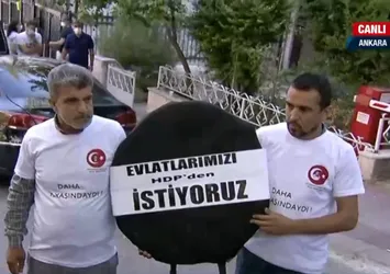 Son dakika: Diyarbakır ailelerinden HDP’ye siyah çelenk