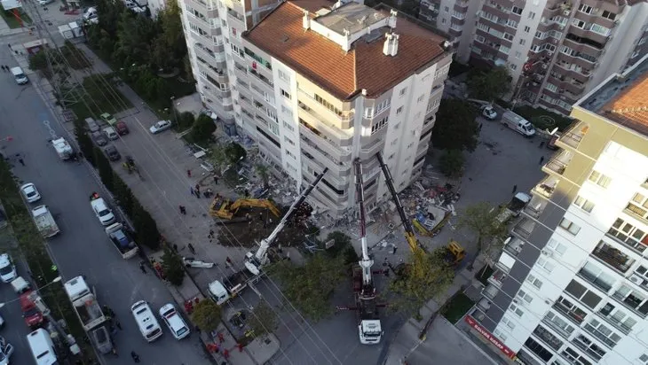 Depremin merkez üssünde dikkat çeken kare!