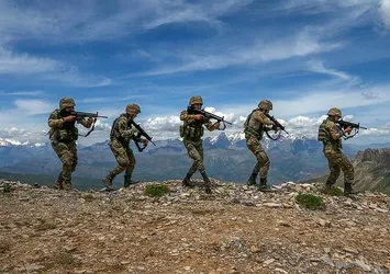 PKK'ya büyük darbe: 300 terörist öldürüldü