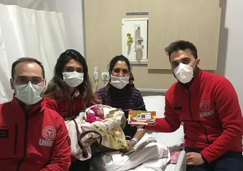 İzmir depreminde İnci'ye hayat olmuştu! Edanur bu kez otobüste doğum yaptırdı