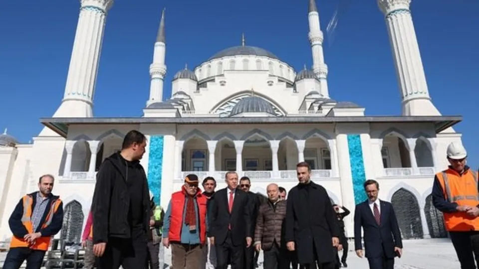 Barbaros Hayrettin Paşa Camisi'nde geri sayım! Süleymaniye Camisi'nden esinlenerek yapıldı