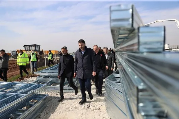 Bakan Kurum köy evlerini tek tek teslim ediyor! Nurdağı’ndaki vatandaşlara bayram müjdesi