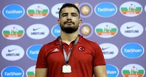 Taha Akgül’den bir zafer daha...
