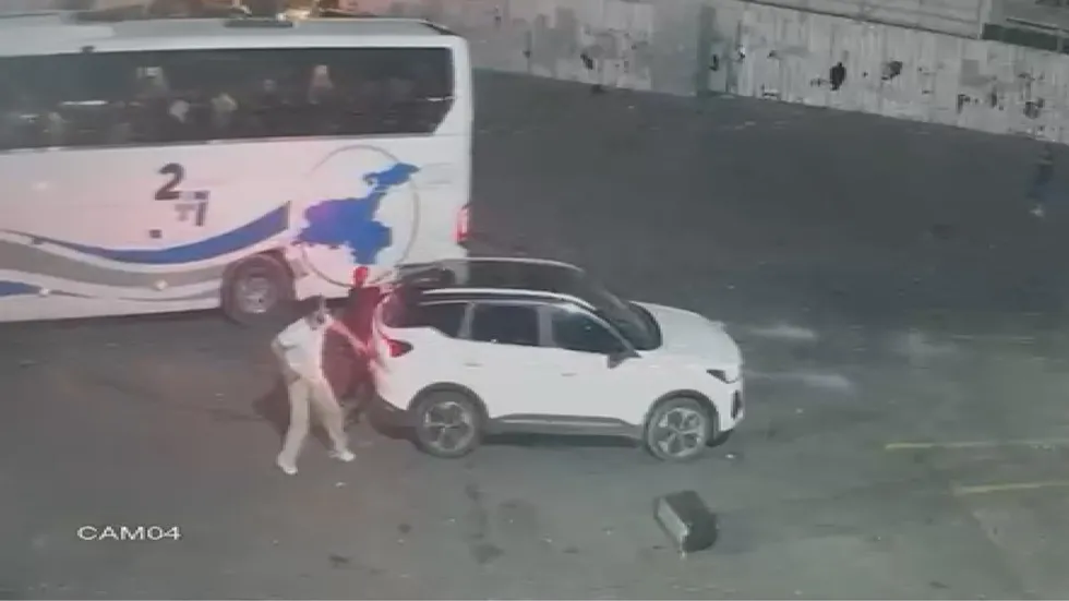 Sultanbeyli’de DEAŞ operasyonunun görüntüleri ortaya çıktı: Polise ateş açan terörist Berkan Çil böyle etkisiz hâle getirildi - 3