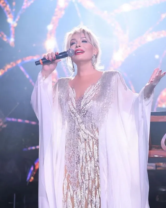 emel-sayinin-saglik-sorunlari-konserlerini-erteletti-1780557666920.jpg Emel Sayın'ın sağlık sorunları konserlerini erteletti - 2