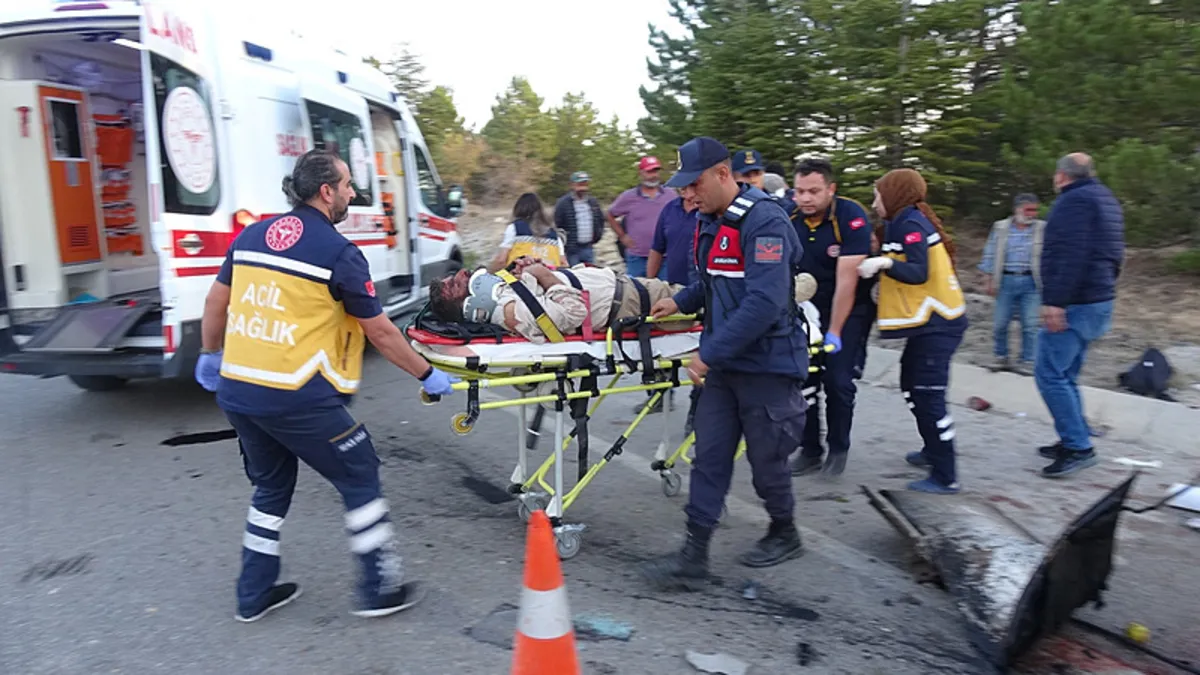 Tarım işçilerini taşıyan minibüs şarampole devrildi: 2 ölü
