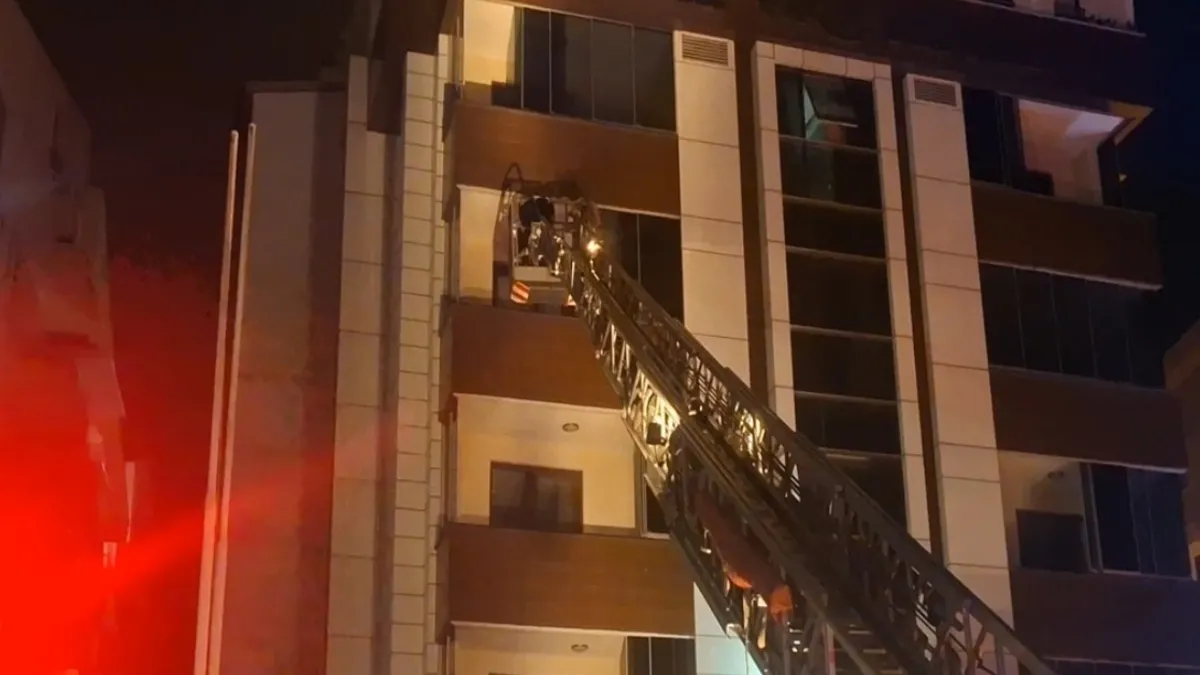 Bursa'da 7 katlı otelde yangın! Müşteriler mahsur kaldı: 5 kişi hastaneye kaldırıldı