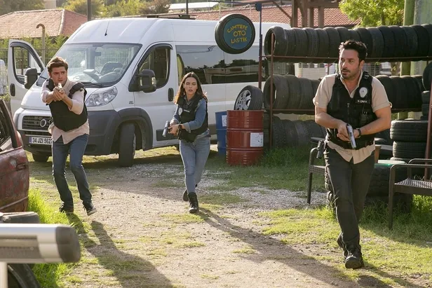 Arka Sokaklar yeni bölüm ne zaman? Arka Sokaklar bu hafta yeni bölüm gelecek mi? 30 Aralık Yayın Akışı