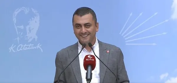 CHP’li Eren Erdem’in basın toplantısında büyük komedi! Boş koltuklara hitap ederken Oscar’lık çaktırmama çabası