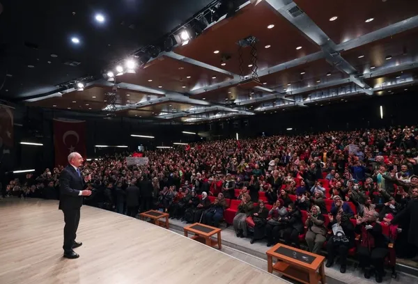 chpnin-baskan-erdogan-hazimsizligi-fotografinin-uzerini-turk-bayragi-ile-kapattilar-1671918820710.jpg CHP'nin Başkan Erdoğan hazımsızlığı: Portresinin üzerini Türk bayrağı ile kapattılar - 2