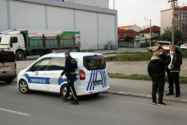 1617471365429.jpg "Ben daha ölmedim mi?" diyerek kendini başka bir aracın altına attı! Sakarya'da akıllara durgunluk veren olay - 3